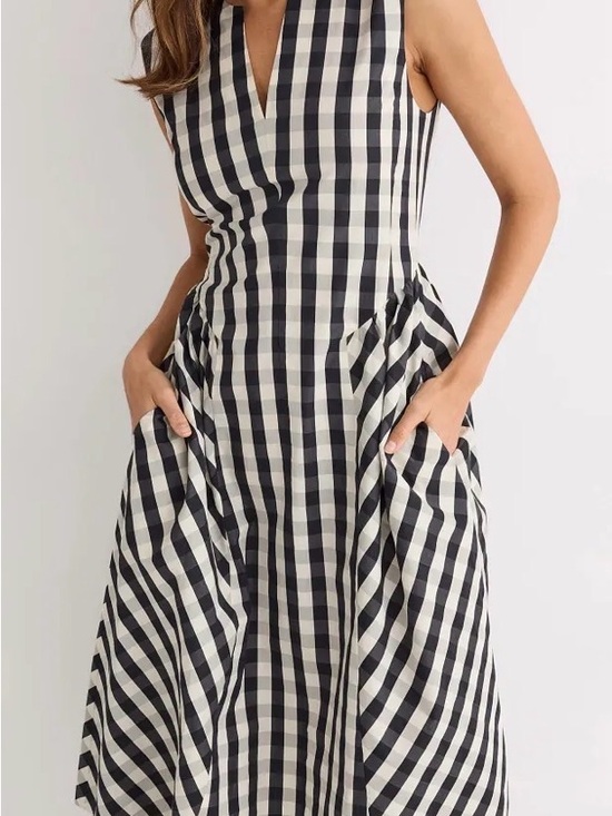 Tanya Taylor Dresses & Skirts - Tanya Taylor Black and White Gingham V-Neck Midi Dress